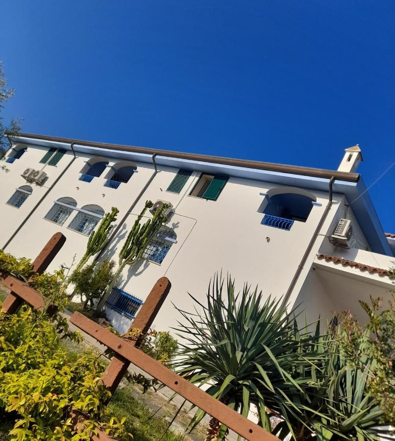 Onifai Agriturismo Palas De Serra Country Resort מראה חיצוני תמונה
