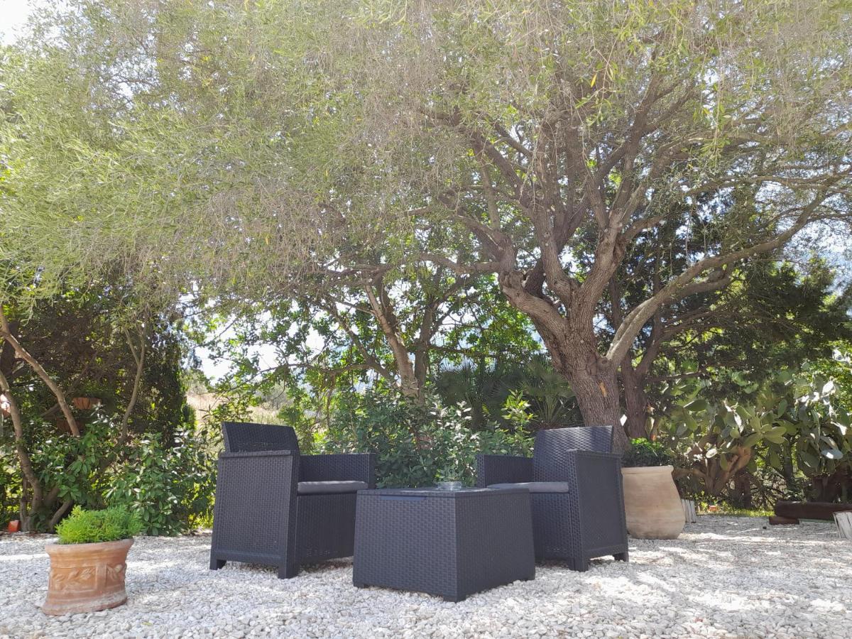 Onifai Agriturismo Palas De Serra Country Resort מראה חיצוני תמונה