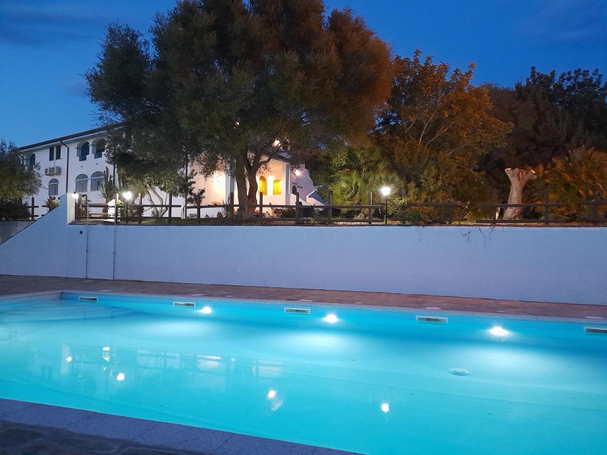 Onifai Agriturismo Palas De Serra Country Resort מראה חיצוני תמונה