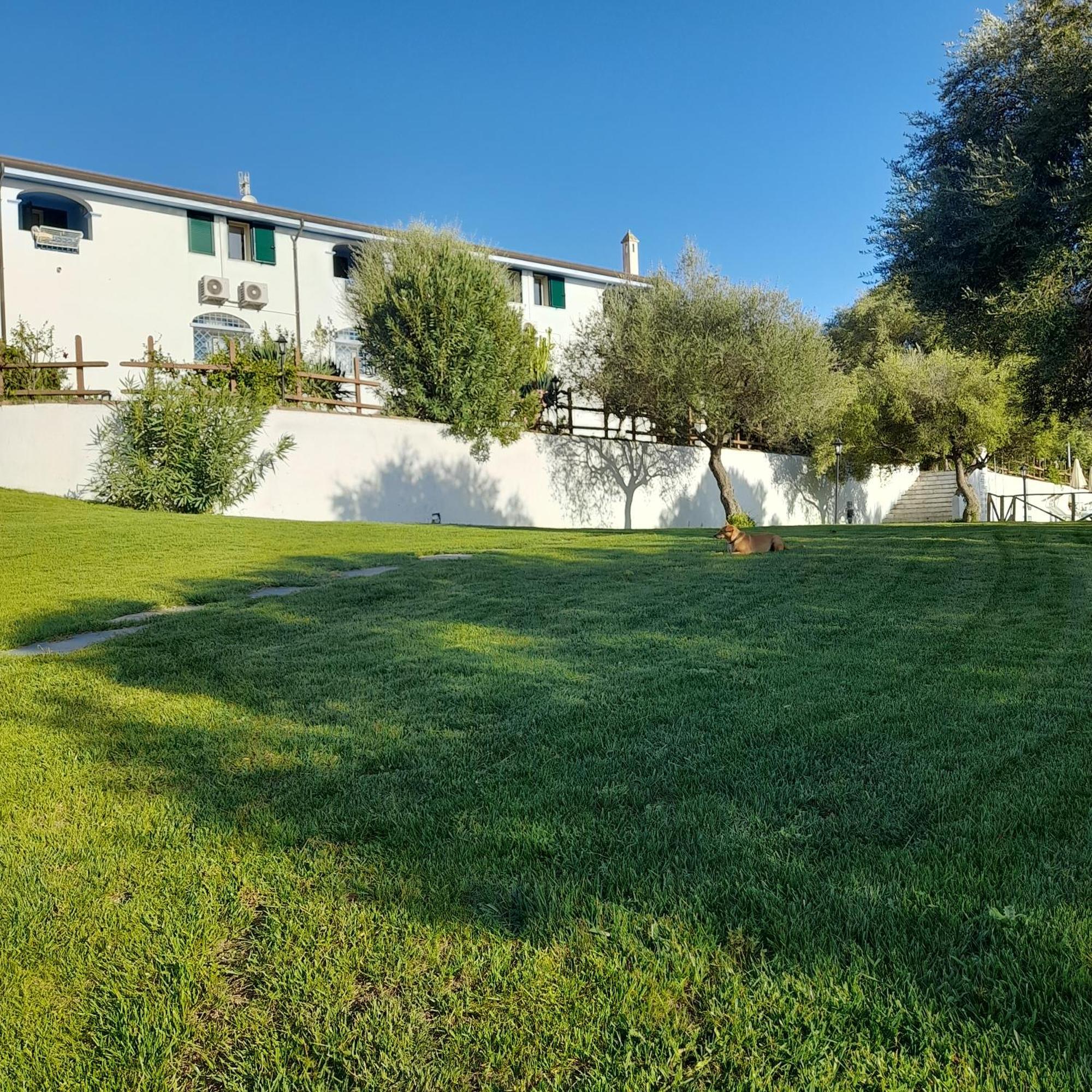 Onifai Agriturismo Palas De Serra Country Resort מראה חיצוני תמונה